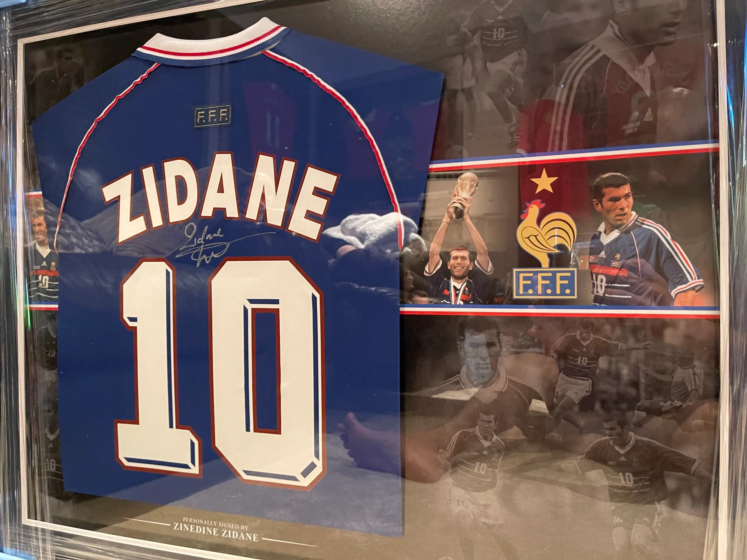 Zinedine Zidane signed 1998 World Cup winning France shirt - Image 2
