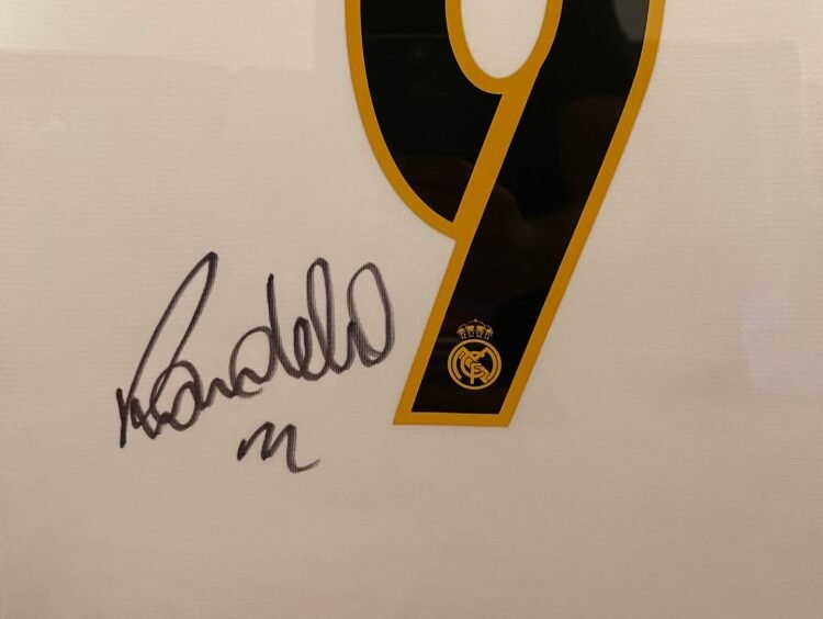 Ronaldo Signed Real Madrid Shirt R9 - Image 2