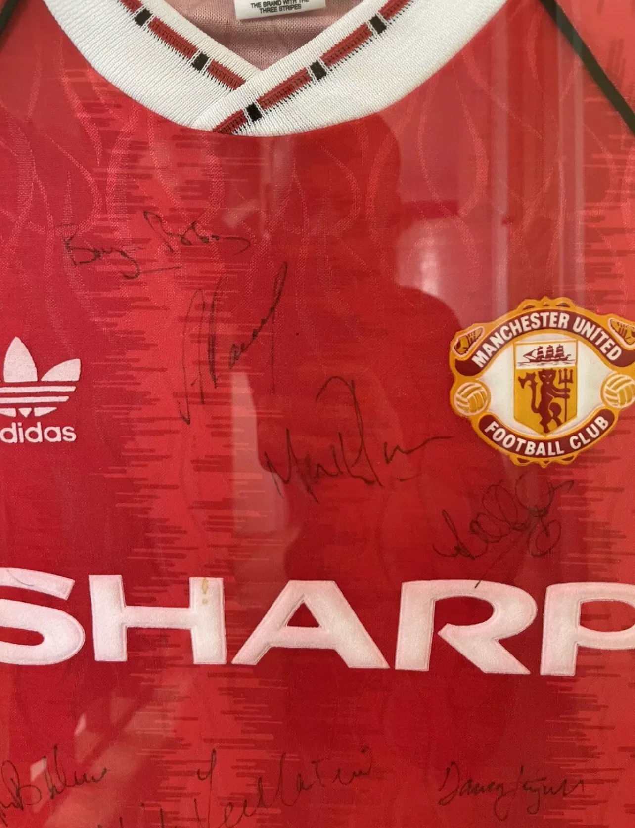 Manchester United Signed 1990 Shirt - Image 5