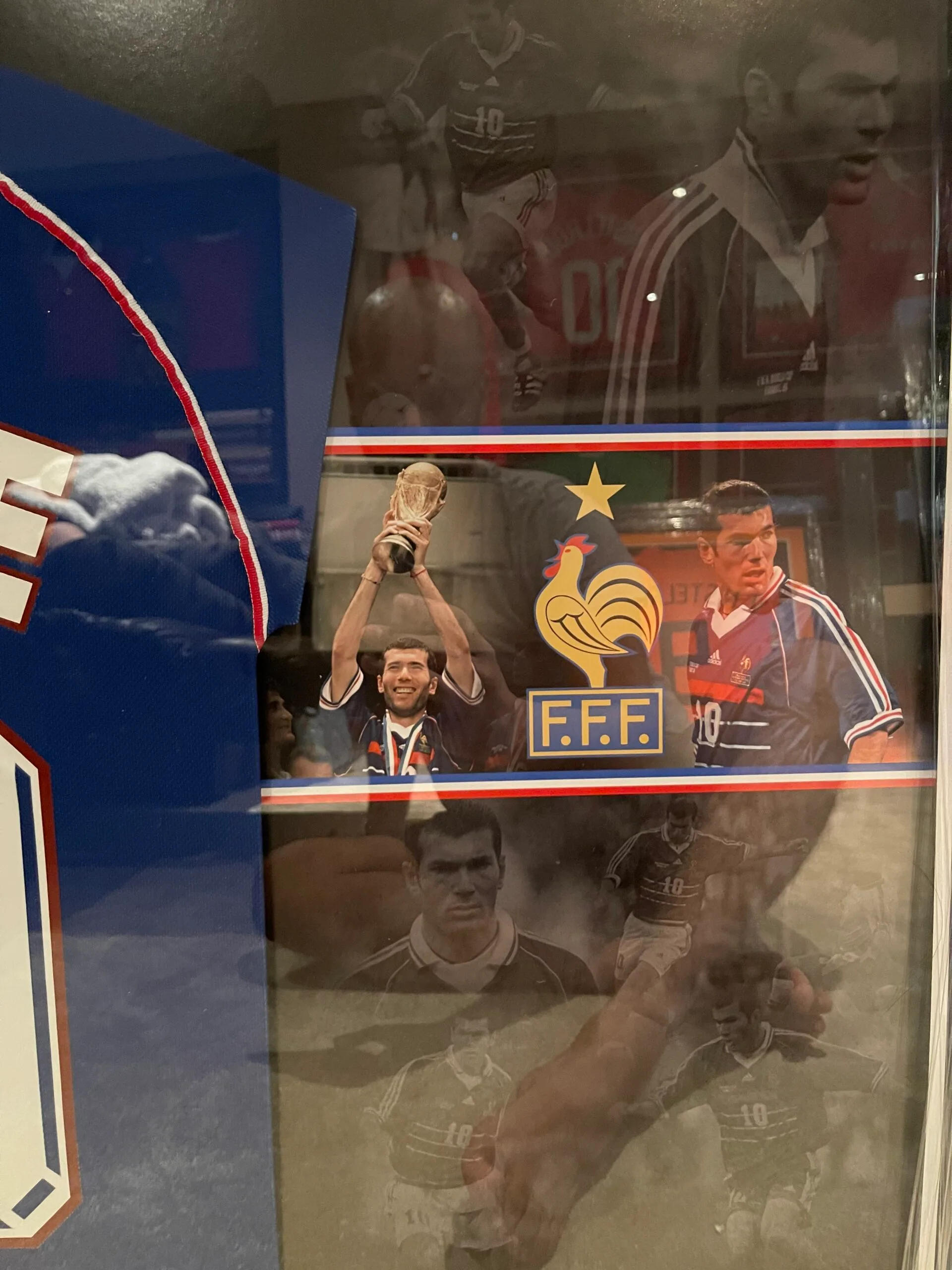 Zinedine Zidane signed 1998 World Cup winning France shirt - Image 4
