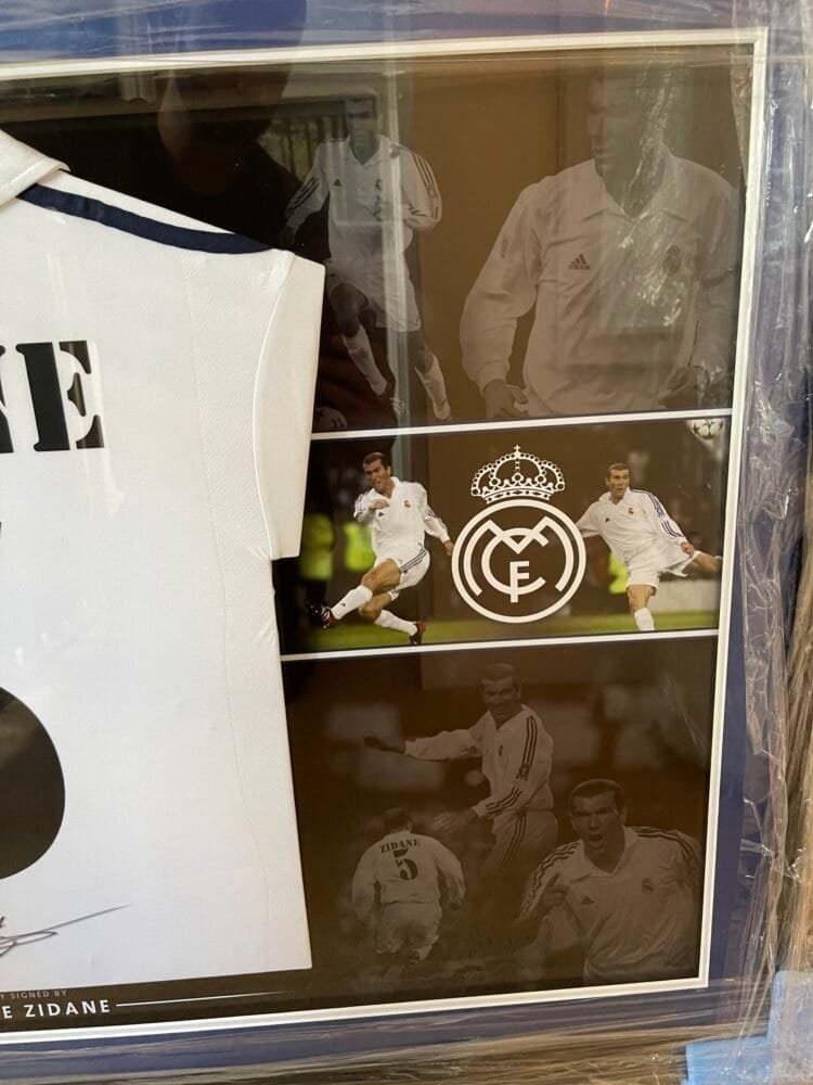 Zinedine Zidane Signed Real Madrid Centenary Shirt - Image 3