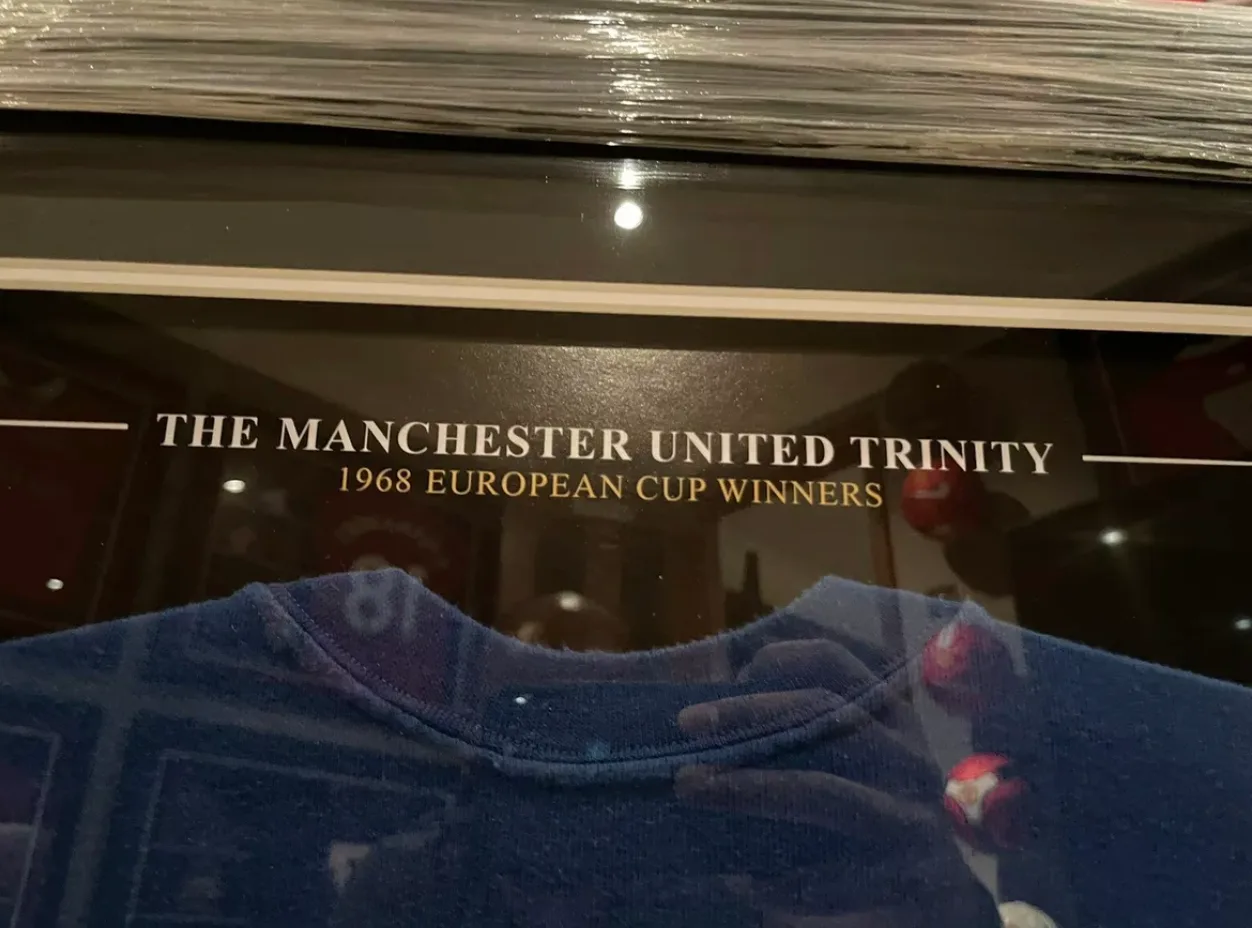 George Best, Denis Law and Sir Bobby Charlton signed Manchester United shirt - Image 8