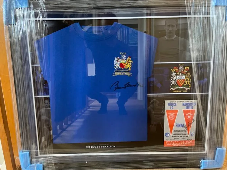 Sir Bobby Charlton Signed Manchester United 1968 Shirt And Programme