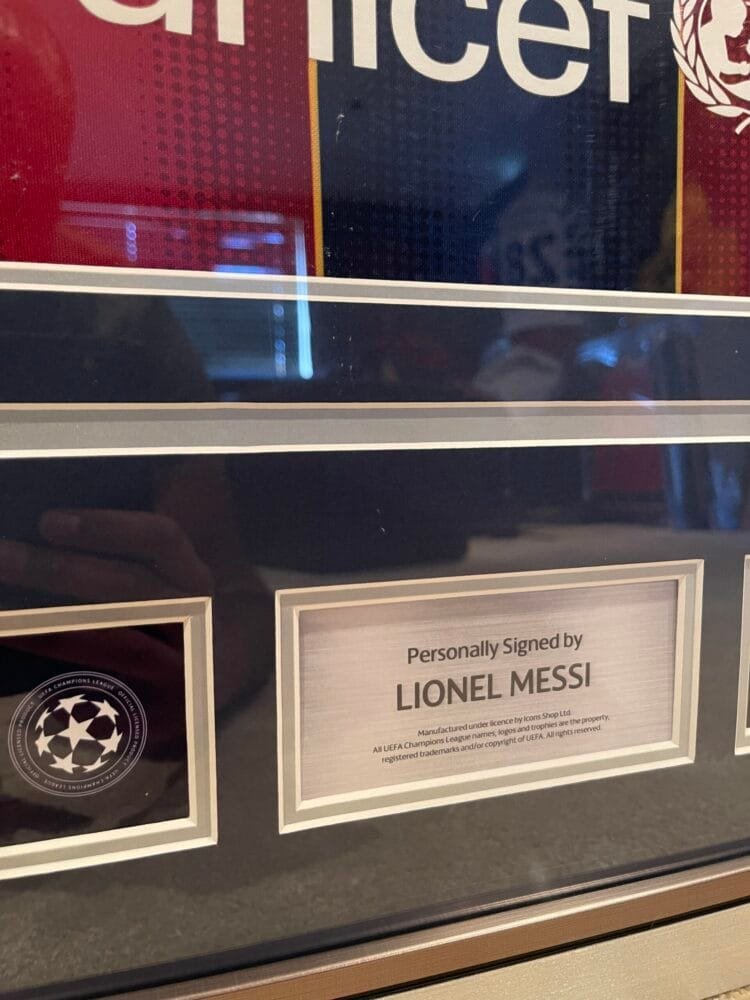 Lionel Messi signed Barcelona shirt ICONS - Image 2