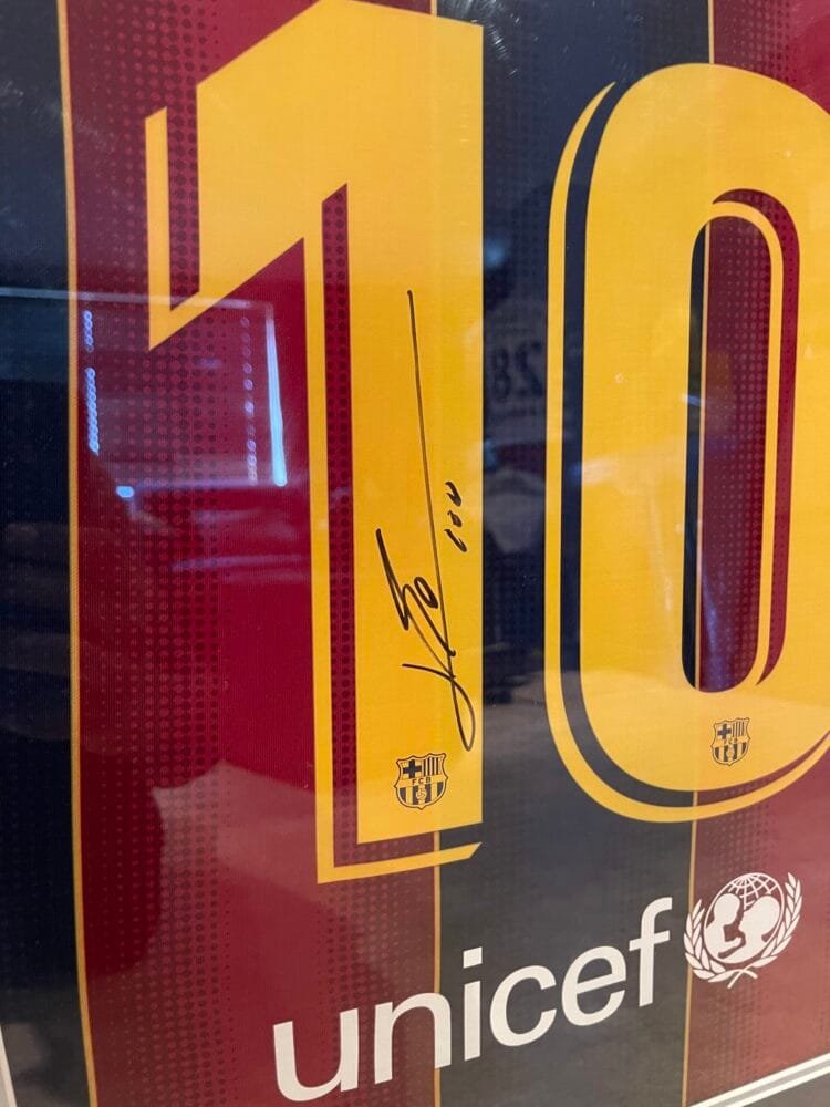 Lionel Messi signed Barcelona shirt ICONS - Image 4