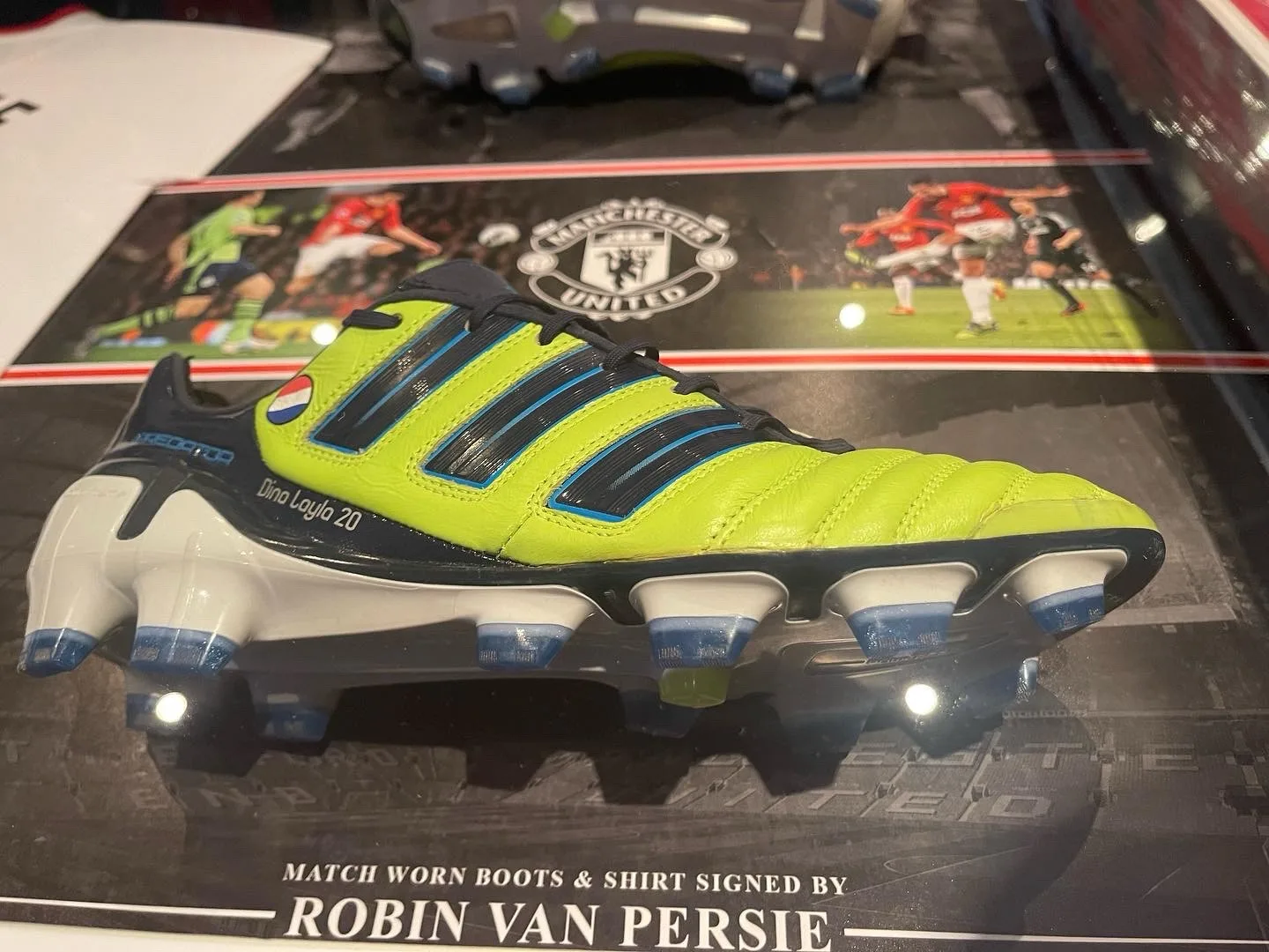 Robin Van Persie signed Manchester United 2012/13 away shirt and match worn boots. - Image 8