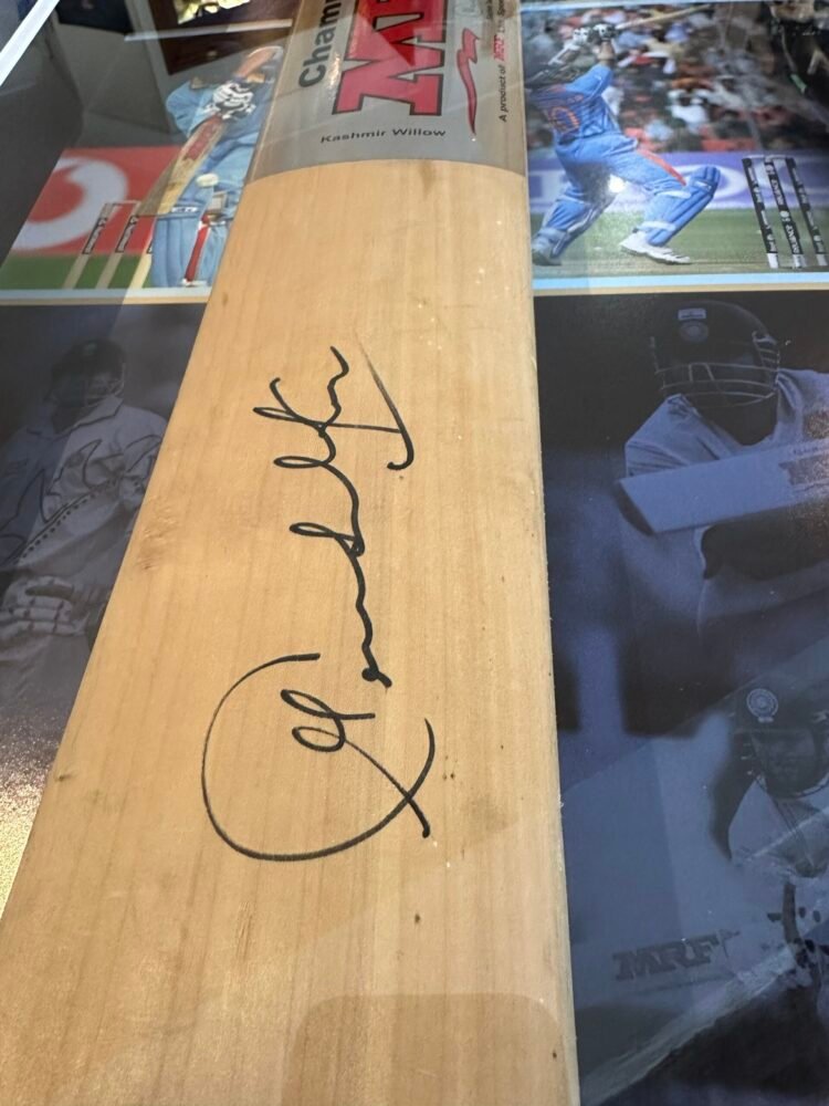 Sachin Tendulkar signed MRF cricket bat India - Image 3