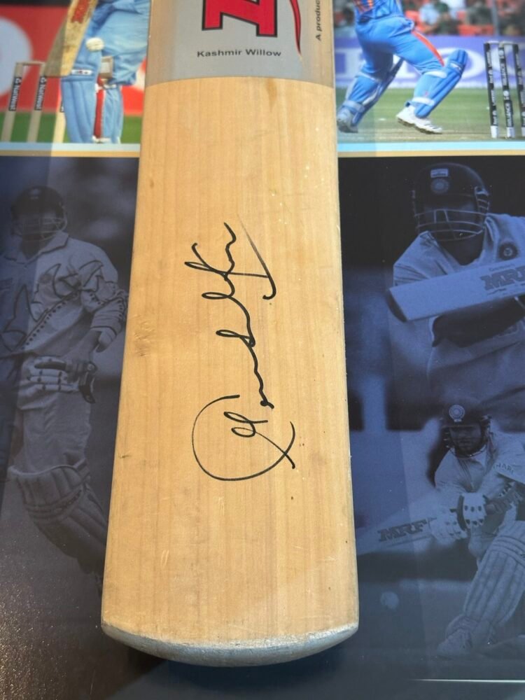 Sachin Tendulkar signed MRF cricket bat India - Image 6