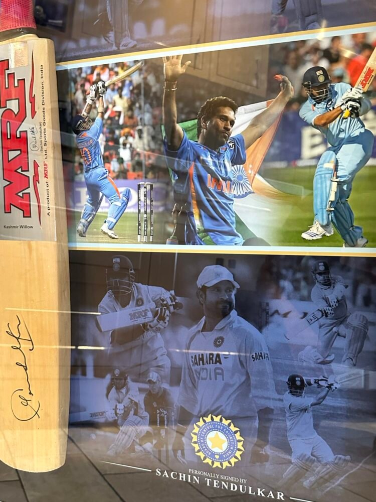 Sachin Tendulkar signed MRF cricket bat India - Image 8