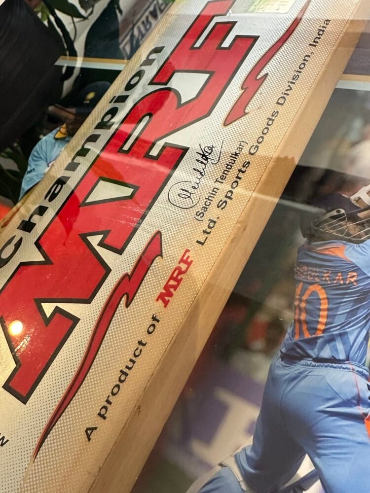 Sachin Tendulkar signed MRF cricket bat India - Image 7