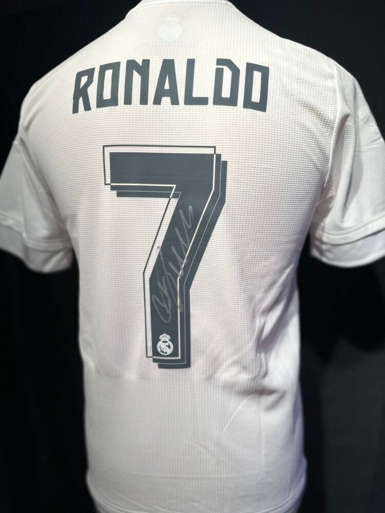 Cristiano Ronaldo signed autographed Real Madrid 2015/16 shirt ICONS CR7 - Image 3