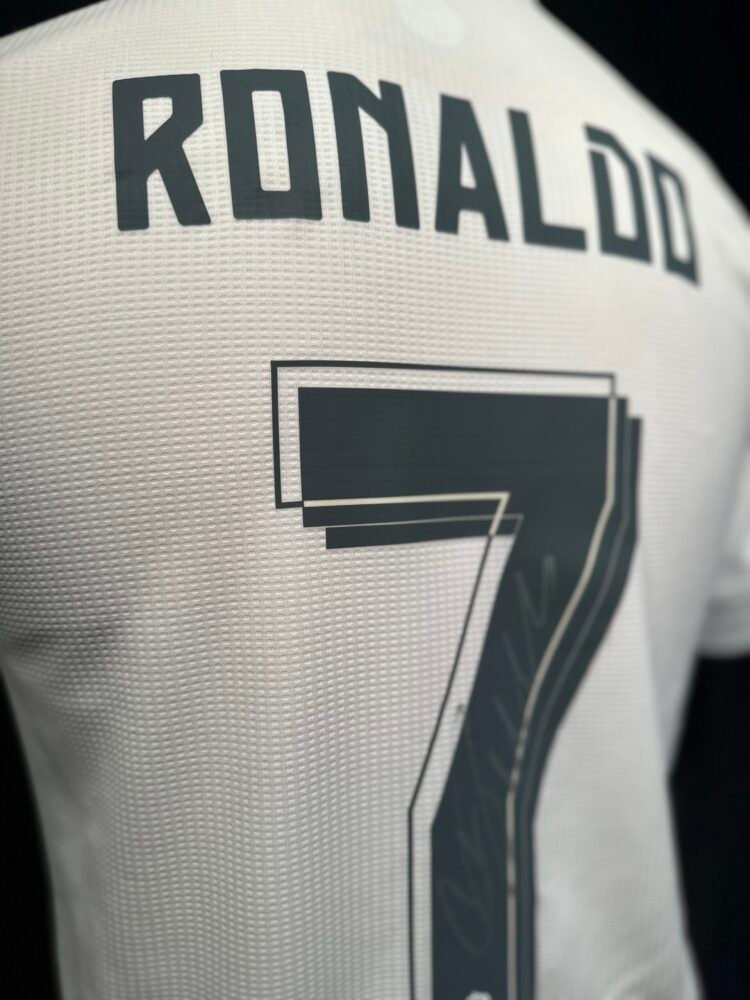 Cristiano Ronaldo signed autographed Real Madrid 2015/16 shirt ICONS CR7 - Image 7