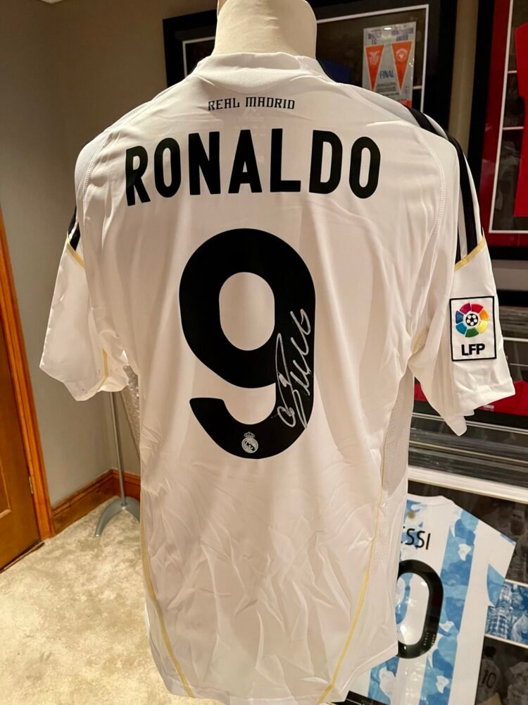 Cristiano Ronaldo signed autographed Real Madrid 2009/10 shirt ICONS CR9 - Image 11