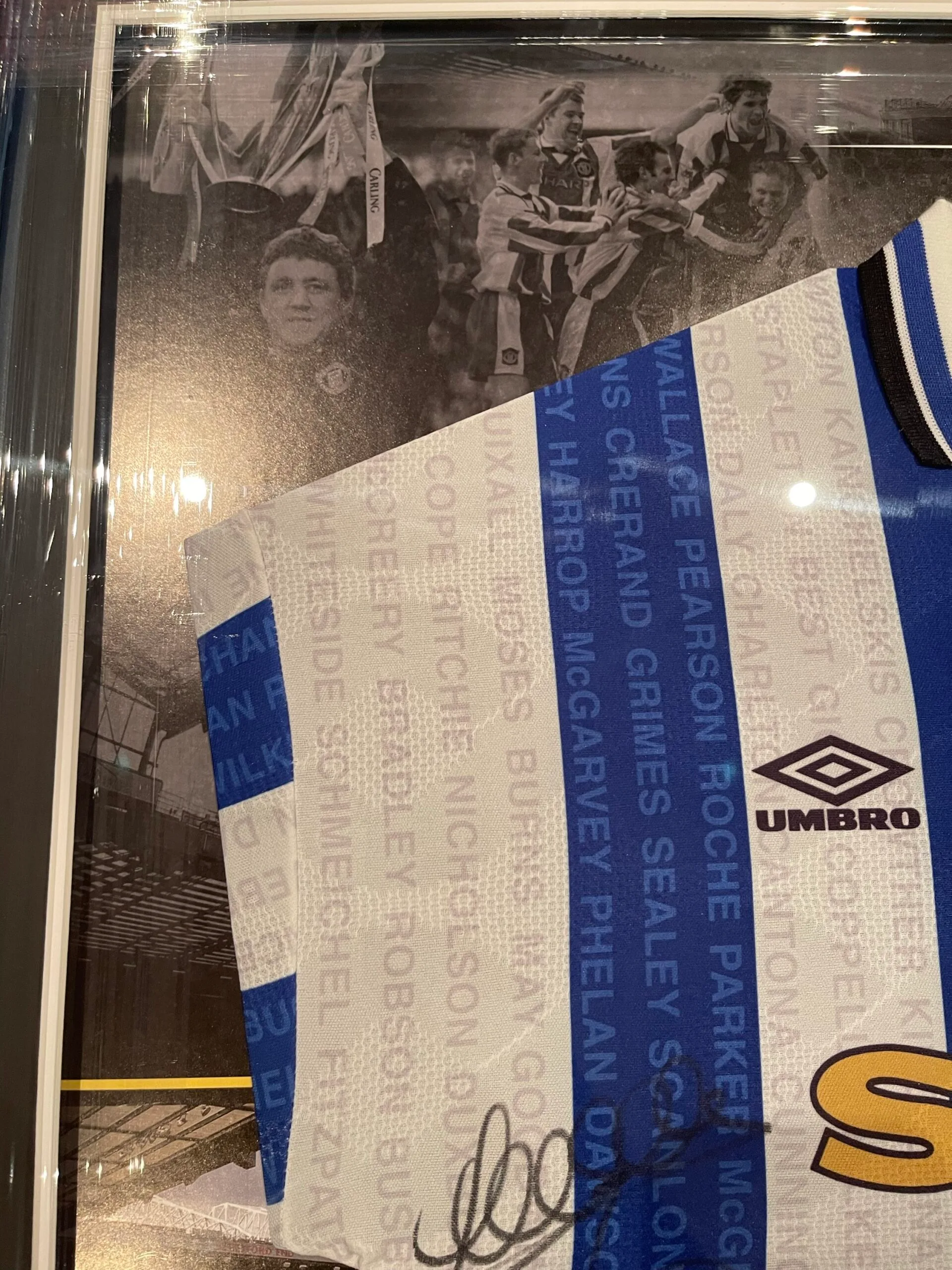 Manchester United 1994/96 signed away 3rd shirt RARE - Image 4