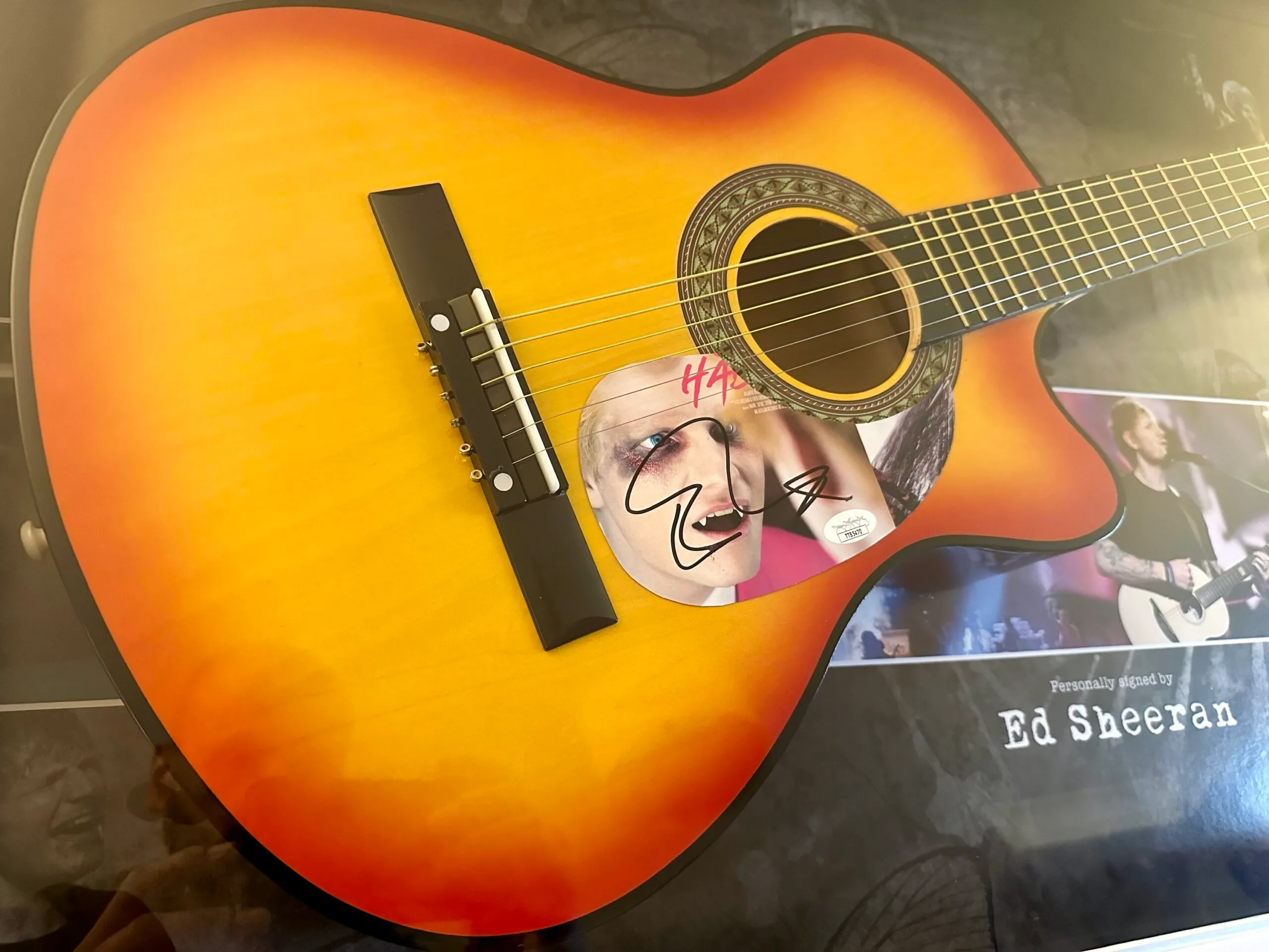Ed Sheeran signed guitar - Image 3