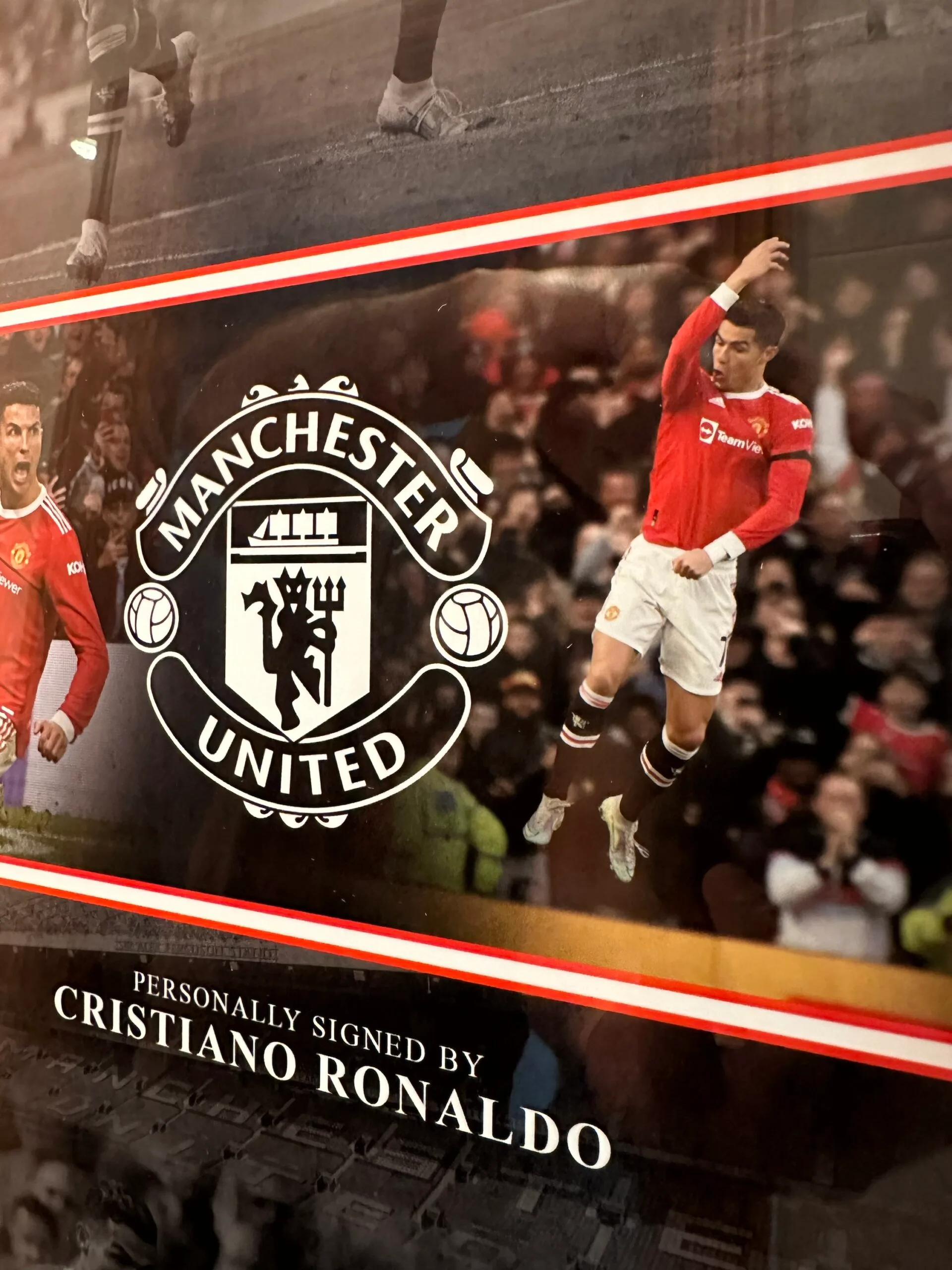 Cristiano Ronaldo signed 'I'm back where I belong' 2021 Manchester United shirt - Image 6