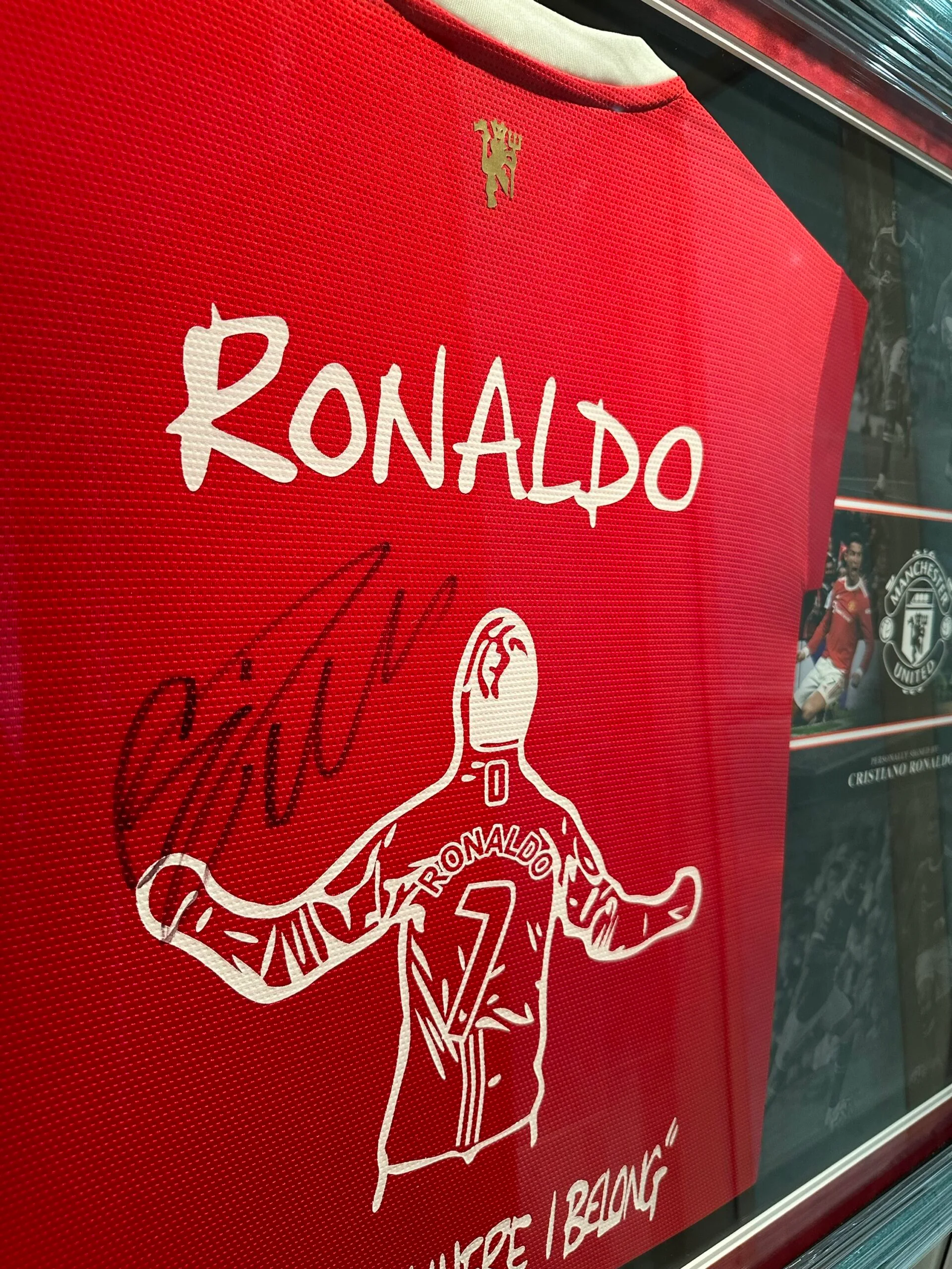 Cristiano Ronaldo signed 'I'm back where I belong' 2021 Manchester United shirt - Image 4