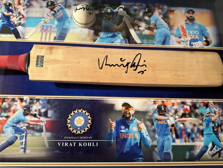 Virat Kohli signed autographed cricket bat and ball India ICONS - Image 12