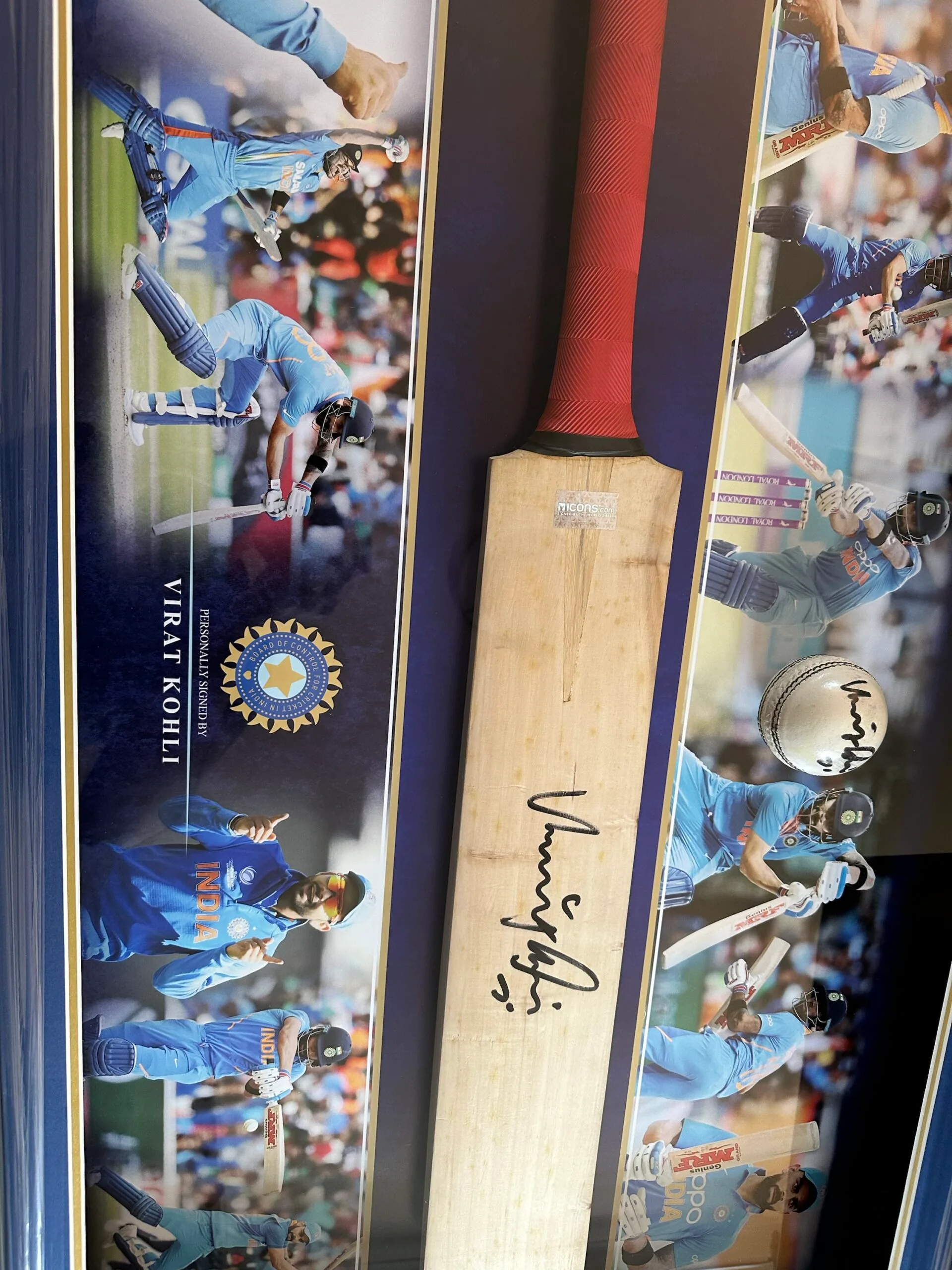 Virat Kohli signed autographed cricket bat and ball India ICONS - Image 9