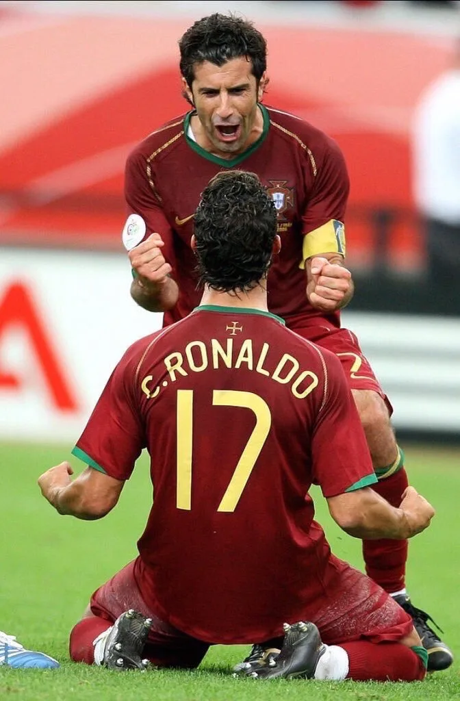 Cristiano Ronaldo signed 2007 Portugal shirt CR17 ICONS - Image 5