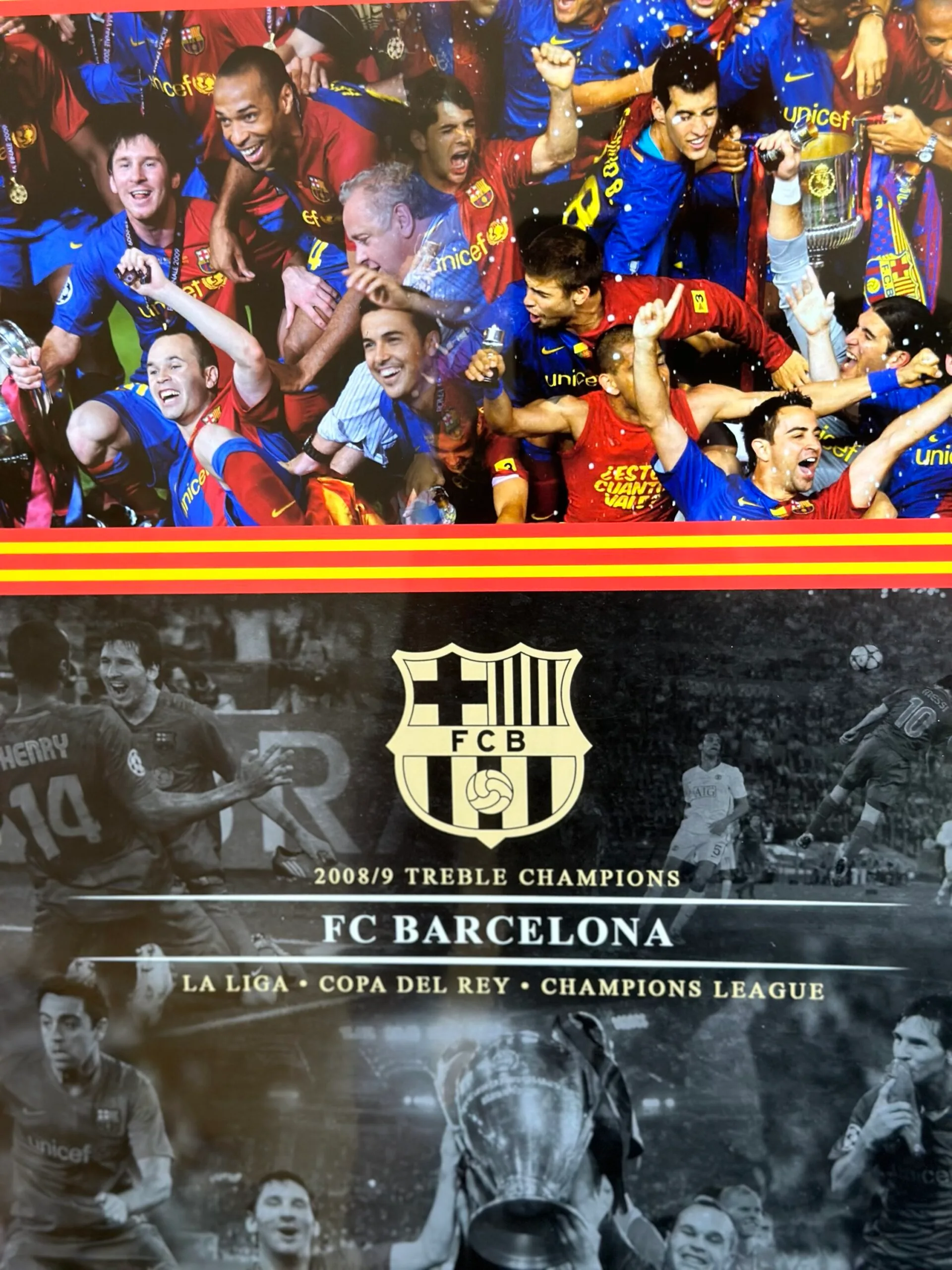 Barcelona signed 2008/09 treble winners shirt Messi Xavi Iniesta - Image 3