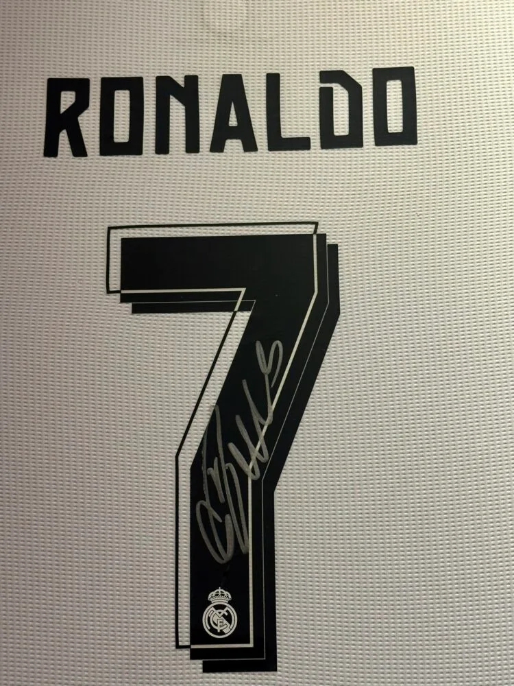 Cristiano Ronaldo signed Real Madrid 2015/16 shirt ICONS A1 CR7 - Image 13