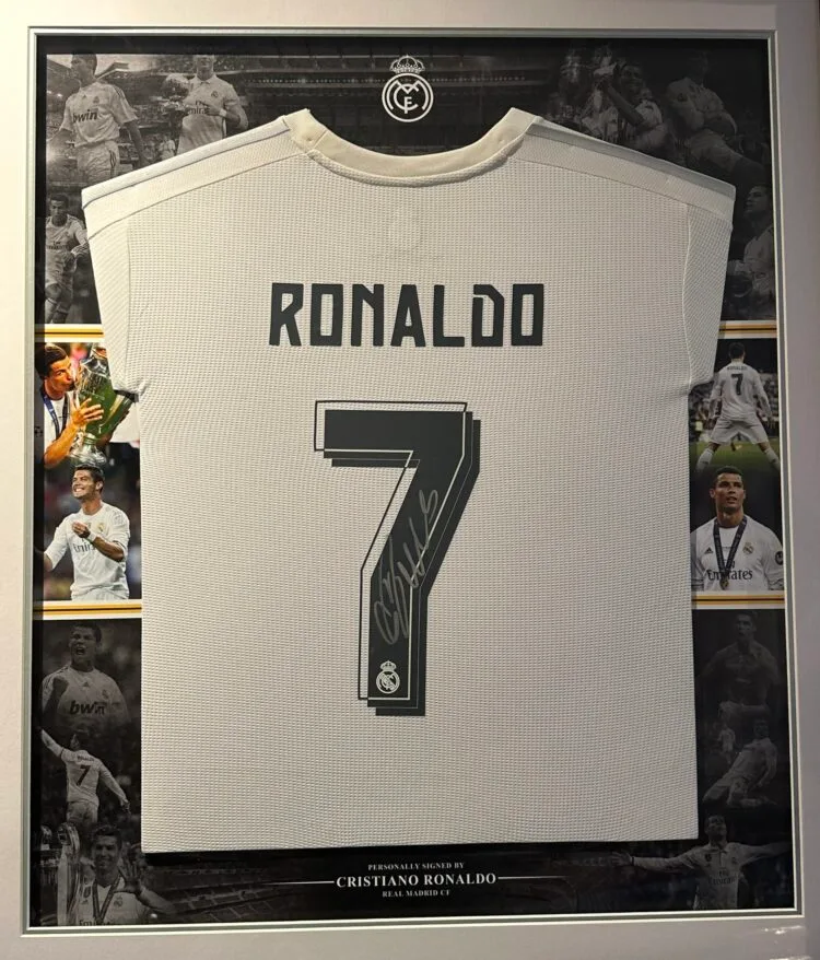 Cristiano Ronaldo signed Real Madrid 2015/16 shirt ICONS A1 CR7