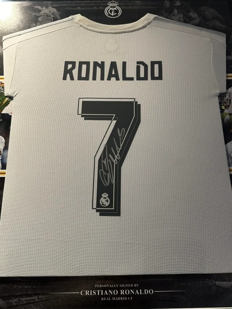 Cristiano Ronaldo signed Real Madrid 2015/16 shirt ICONS A1 CR7 - Image 2