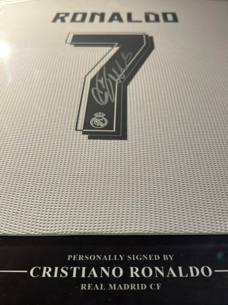 Cristiano Ronaldo signed Real Madrid 2015/16 shirt ICONS A1 CR7 - Image 3
