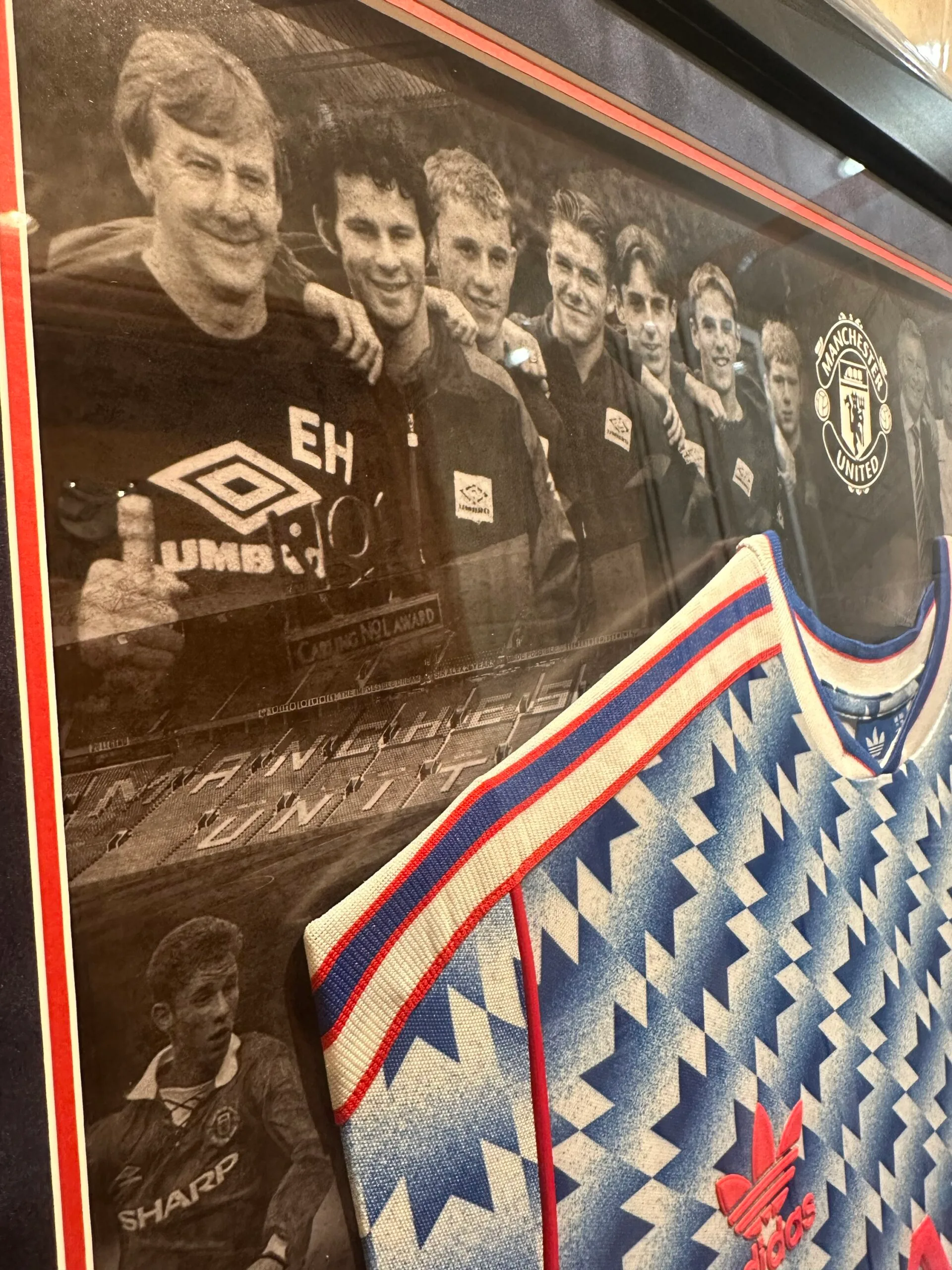 Manchester United Class of '92 signed shirt - Image 5