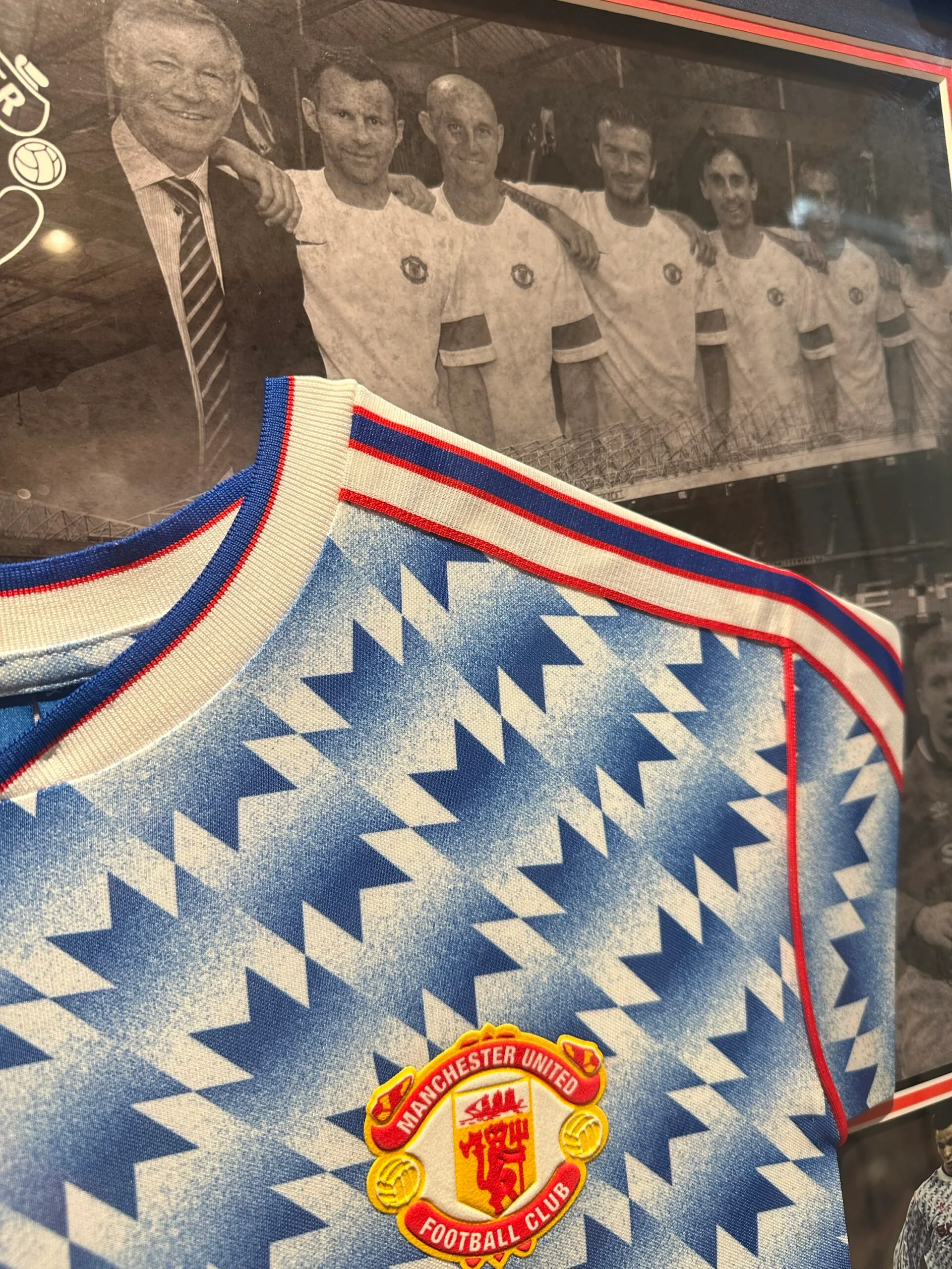 Manchester United Class of '92 signed shirt - Image 6