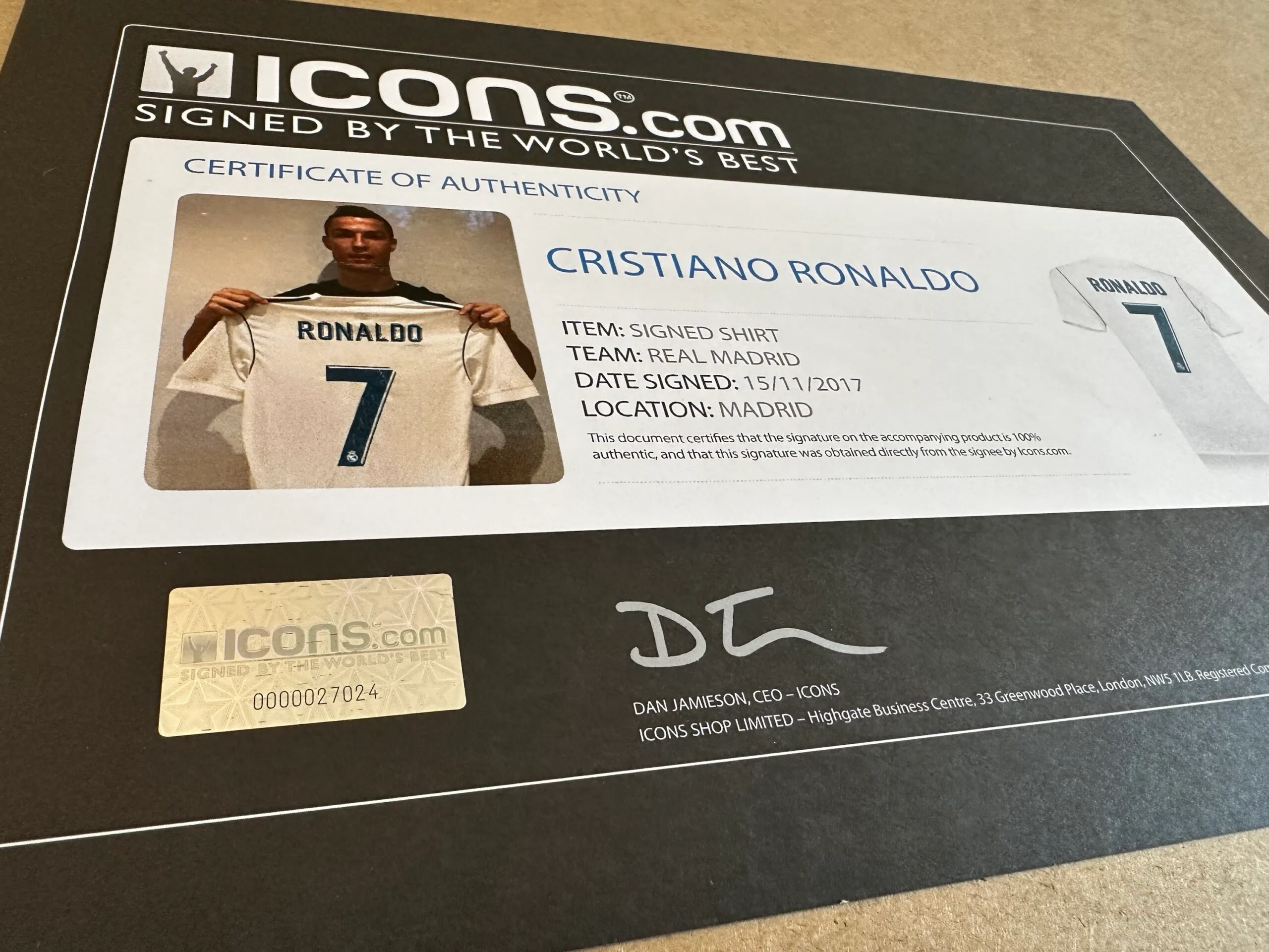 Cristiano Ronaldo Real Madrid & Lionel Messi Barcelona signed shirts Icons - Image 17