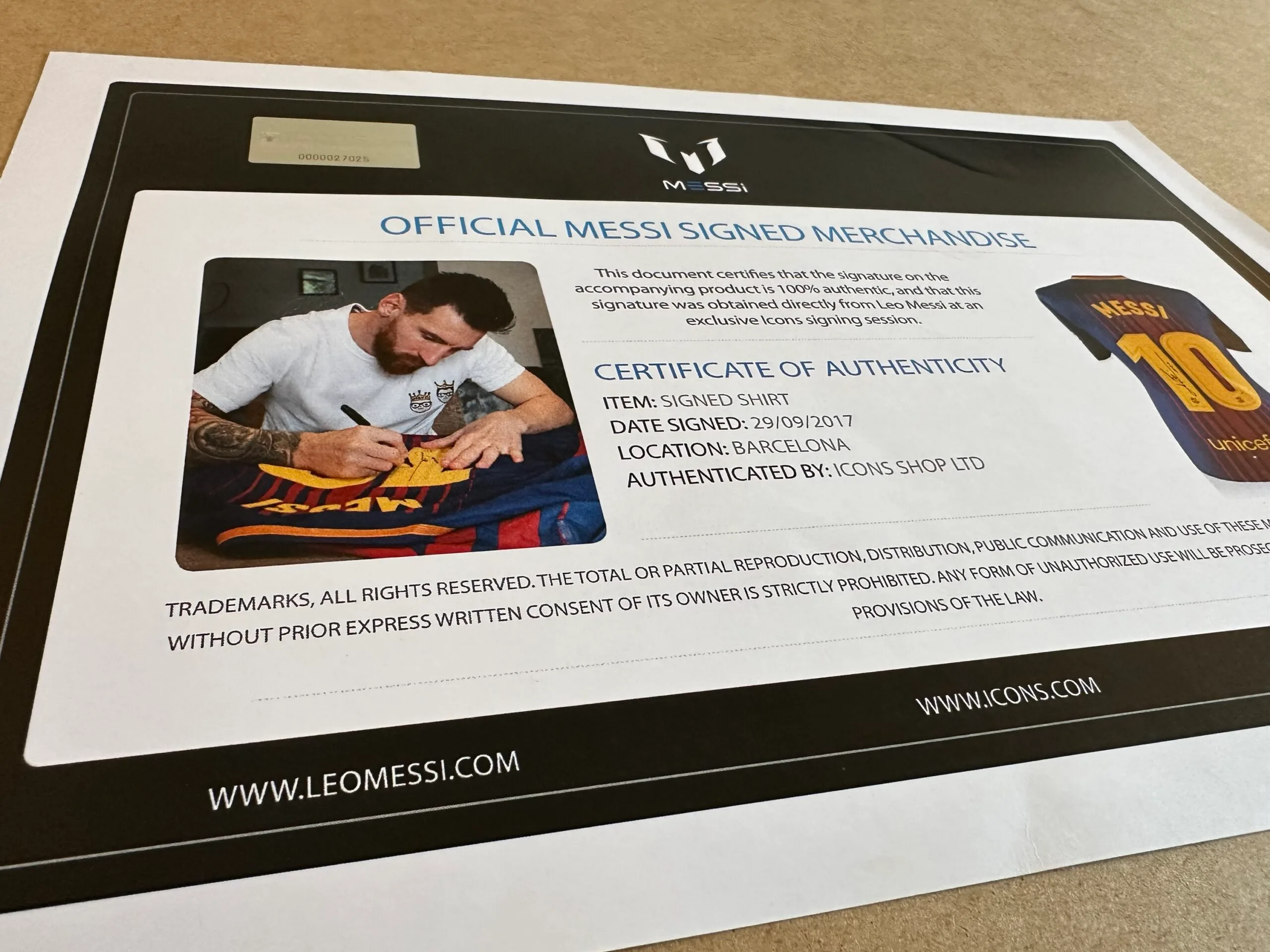 Cristiano Ronaldo Real Madrid & Lionel Messi Barcelona signed shirts Icons - Image 18