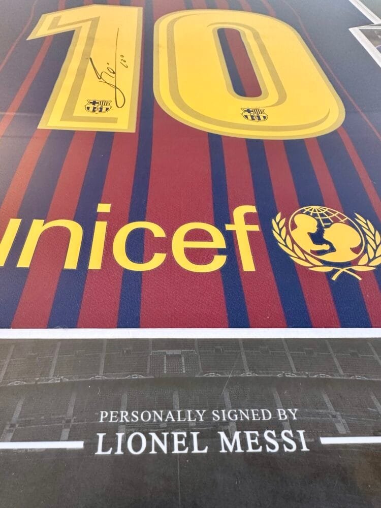 Cristiano Ronaldo Real Madrid & Lionel Messi Barcelona signed shirts Icons - Image 2