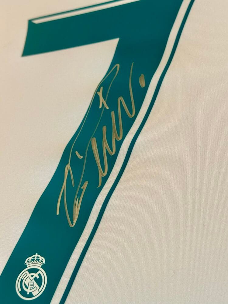Cristiano Ronaldo Real Madrid & Lionel Messi Barcelona signed shirts Icons - Image 5