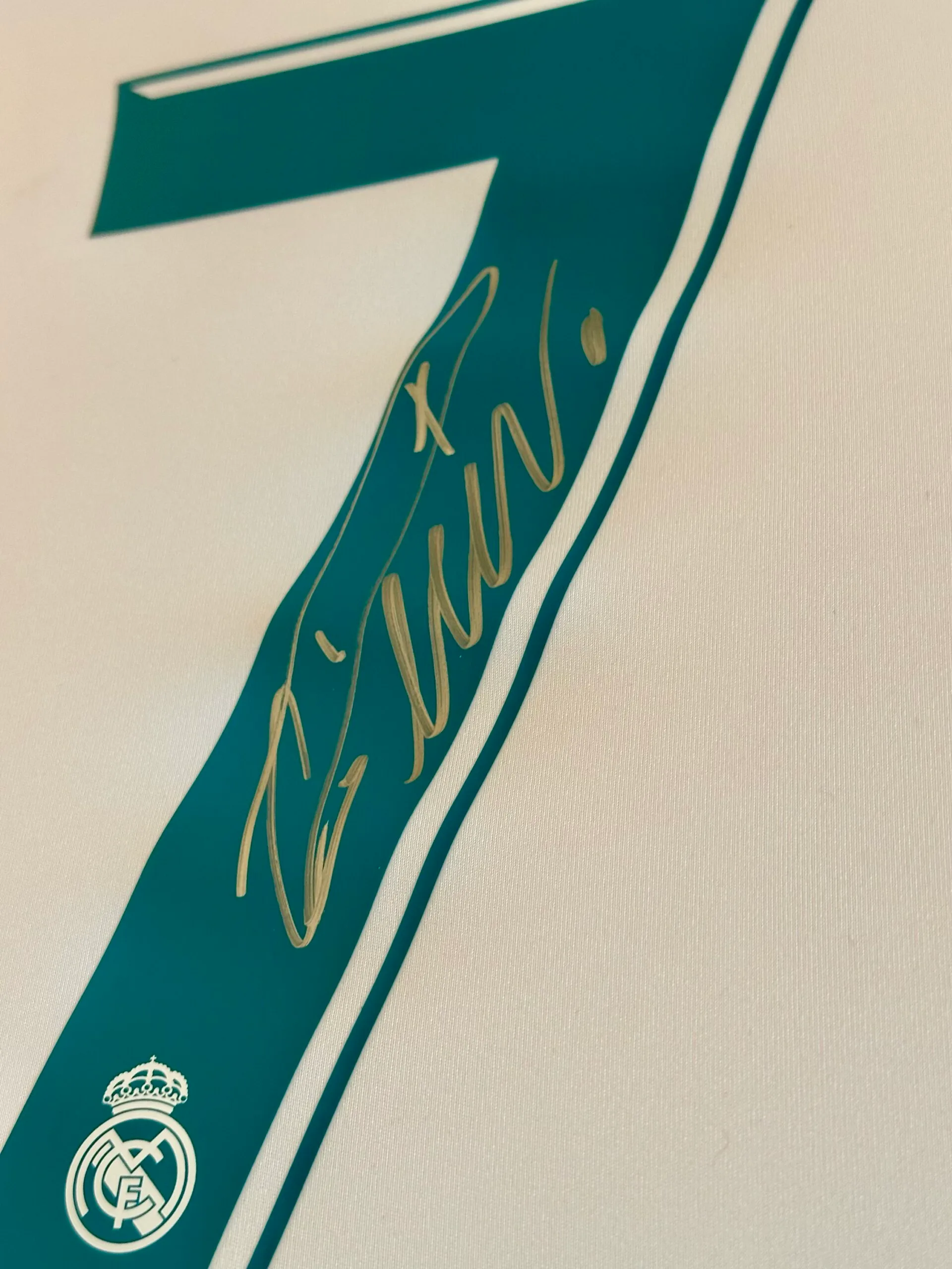 Cristiano Ronaldo Real Madrid & Lionel Messi Barcelona signed shirts Icons - Image 5