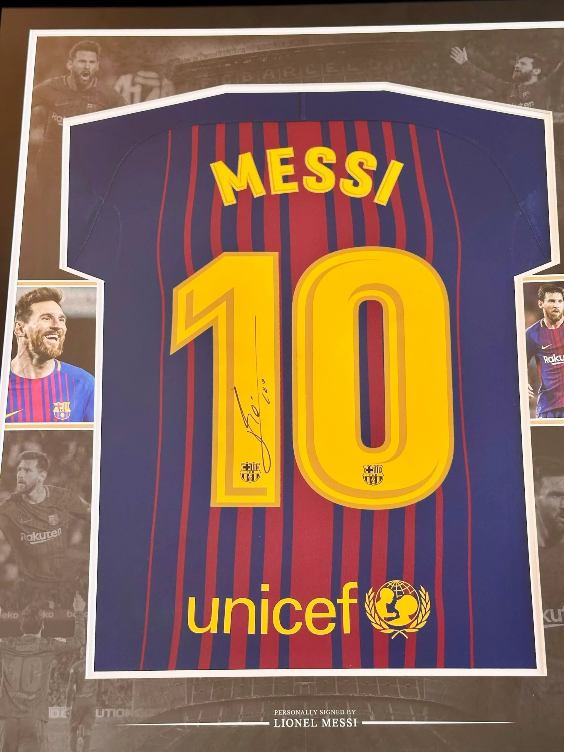 Cristiano Ronaldo Real Madrid & Lionel Messi Barcelona signed shirts Icons - Image 9