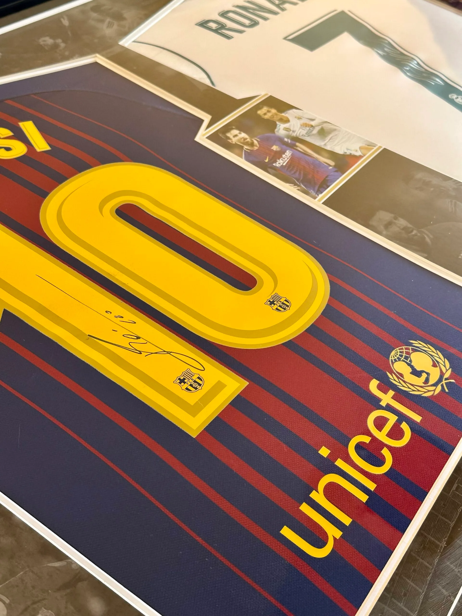 Cristiano Ronaldo Real Madrid & Lionel Messi Barcelona signed shirts Icons - Image 10