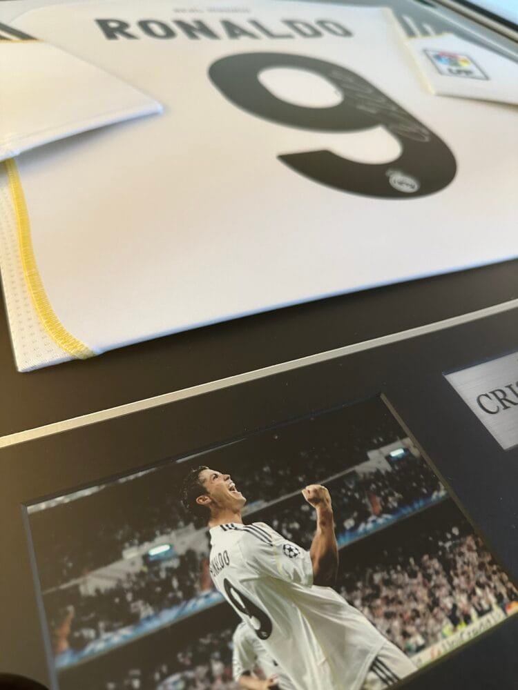 Cristiano Ronaldo signed Real Madrid Shirt CR9 ICONS - Image 8
