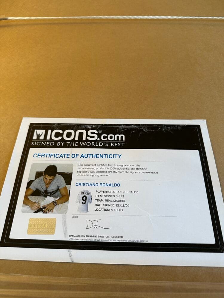 Cristiano Ronaldo signed Real Madrid Shirt CR9 ICONS - Image 11