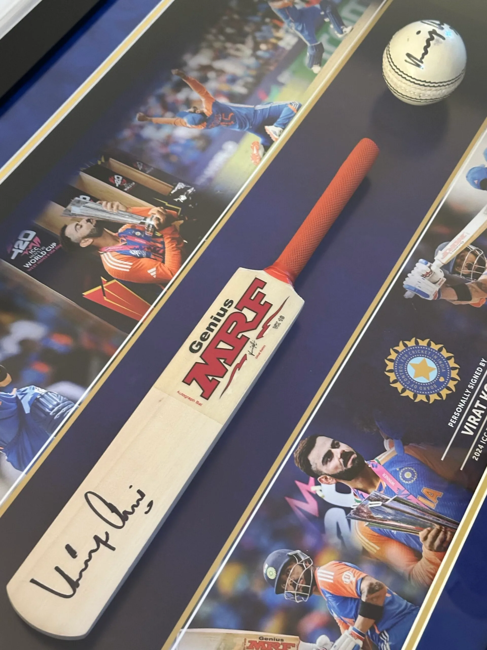 Virat Kohli signed mini cricket bat and full size ball India ICONS - Image 5